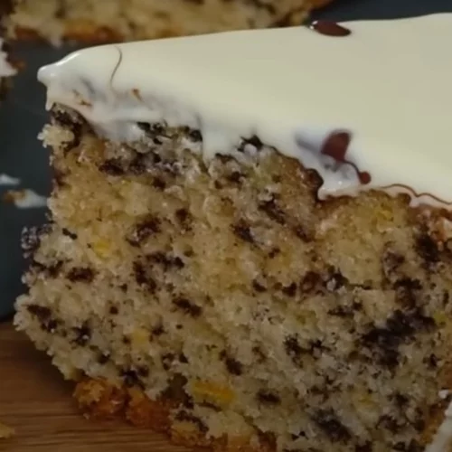 Βασιλόπιτα κέικ με γλάσο - Ζουμερή, αφράτη και σοκολατένια, έτοιμη σε 10 λεπτά