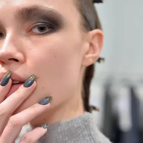 10 βερνίκια νυχιών που θα ορίσουν τα χριστουγεννιάτικα μανικιούρ σου