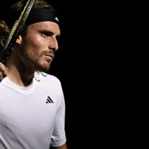 Θρίαμβος Τσιτσιπά στο Australian Open: Νίκησε τον Κατσάνοφ με 3-1 σετ και πέρασε στον τελικό