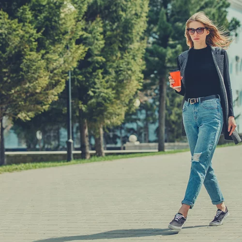 Το οικονομικό τζιν που πρέπει να αποκτήσεις πριν γίνει sold-out