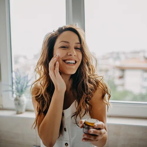 3 αντιγηραντικά συστατικά που πρέπει να ξεκινήσεις να χρησιμοποιείς από τα 20 σου