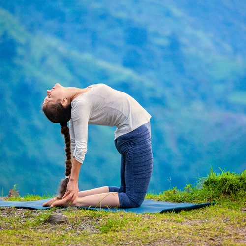 Καμπουριάζεις μπροστά στον υπολογιστή; Κάνε αυτήν τη στάση γιόγκα