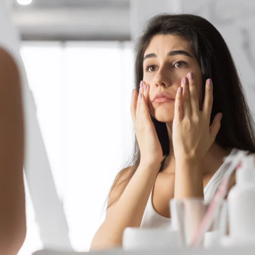 Κούραση και στρες: Οι νέοι εχθροί της επιδερμίδας και πώς μπορείς να τους αντιμετωπίσεις