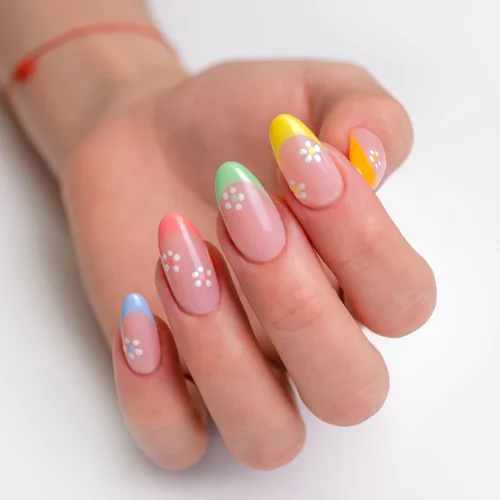 Γαλλικό Μανικιούρ: Οι 5 εκδοχές που θα βλέπεις παντού φέτος