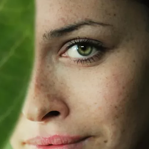 Μία επιδερμίδα. Ένας πλανήτης. Μία φροντίδα