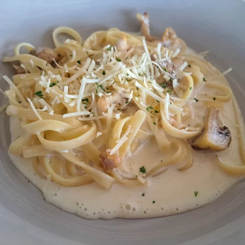 Αντί για κρέμα γάλακτος: Οι καλύτερες εναλλακτικές για ελαφρύτερες επιλογές