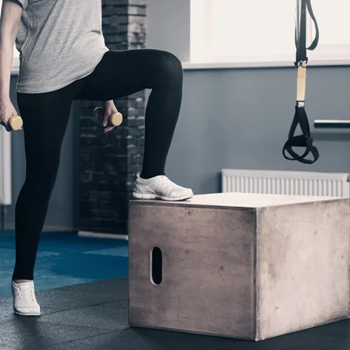 Box Step-ups: Κάψε θερμίδες, αύξησε τη μυική μάζα και ενίσχυσε τον μεταβολισμό