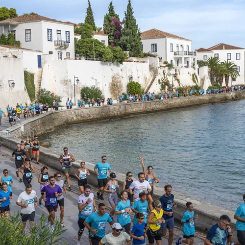 Από τις 3 έως τις 5 Οκτωβρίου οι Σπέτσες φιλοξενούν το 14ο Spetses Mini Marathon