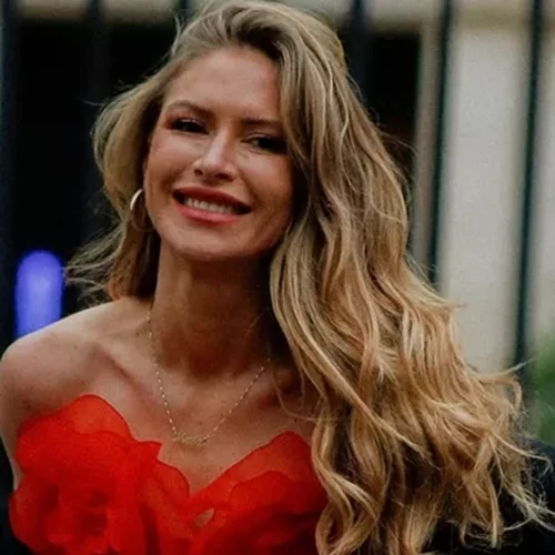 Το TikTok μίλησε: Οι ωραιότερες μπούκλες χωρίς θερμότητα γίνονται με ένα κολάν