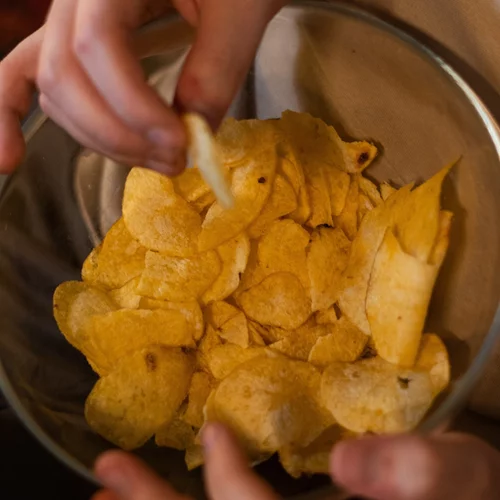 Συνταγή για τα πιο τραγανά και νόστιμα σπιτικά πατατάκια