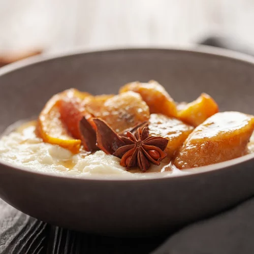 Σιμιγδαλόκρεμα με γεύση μηλόπιτα: Η πιο comfort συνταγή του φθινοπώρου