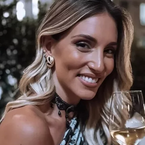 Η Αθηνά Οικονομάκου εντελώς αμακιγιάριστη μοιάζει με 20 ετών!