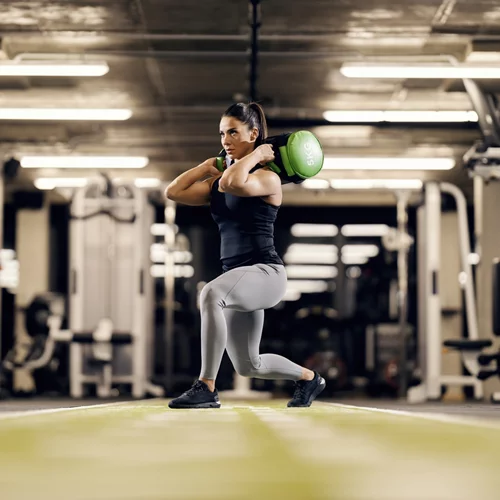 Sandbag Βurpees: Η άσκηση που καίει λίπος και τονώνει όλο το σώμα!