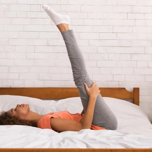 Η άσκηση γιόγκα που σε βοηθάει να κοιμηθείς γρηγορότερα