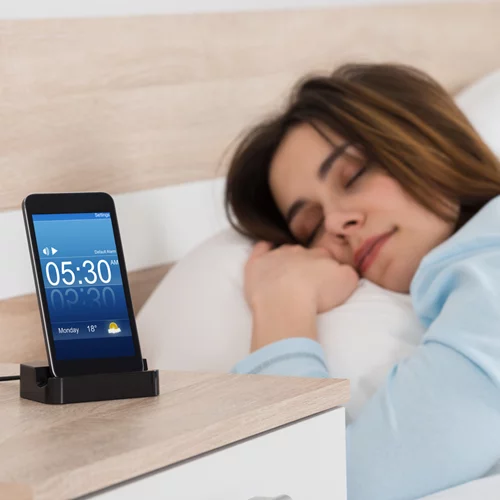 Τι μπορεί να συμβεί στο σώμα μας αν ξυπνάμε την ίδια ώρα κάθε μέρα