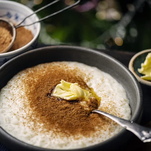 Porridge μελομακάρονο: Η πιο γιορτινή συνταγή για θρεπτικό πρωινό