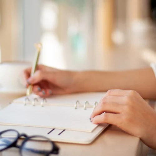 Οργανωμένοι vs κυκλοθυμικοί: Ποιοι κινδυνεύουν περισσότερο από άνοια;