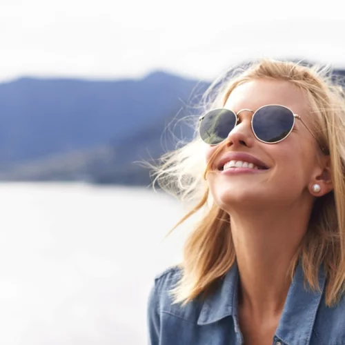 Γυαλιά ηλίου: Μάθε σε 3΄ γιατί είναι τόσο σημαντικό να τα φοράς