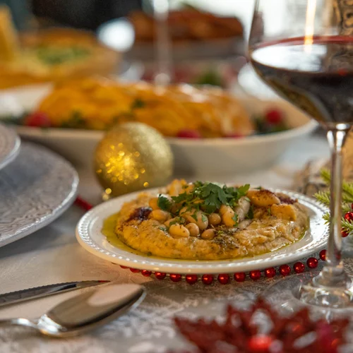 Όσπρια στο γιορτινό τραπέζι; Ναι! Ιδέες για να τα βάλεις από το πρώτο dip μέχρι το κυρίως πιάτο