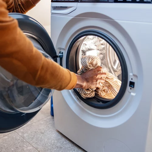 5 πράγματα που πρέπει να κάνεις ΠΡΙΝ βάλεις πλυντήριο ρούχων