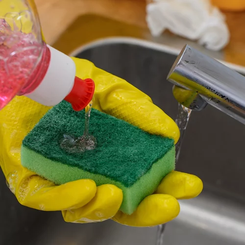 6 πράγματα που μπορείς να καθαρίσεις τέλεια με υγρό πιάτων - (εκτός από πιάτα)