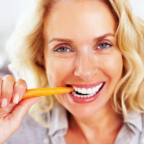 H διατροφική συνήθεια που βάζει τέλος στην όψη φλοιού πορτοκαλιού μετά τα 50