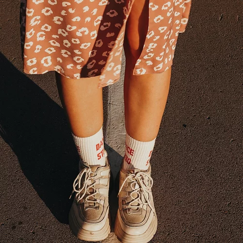 Ορθοστασία: 5 συμβουλές που μειώνουν τον πόνο στα πόδια