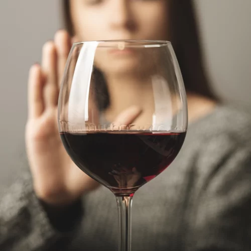 Το πιο δυνατό health trend του 2026: Τι συμβαίνει στο σώμα σου όταν κόψεις το αλκοόλ