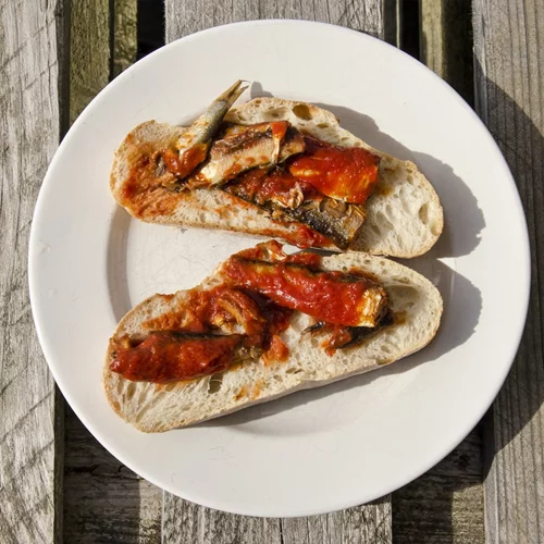 Το ψάρι που συνιστούν οι καρδιολόγοι αντί για τόνο: Ένα φυσικό "φάρμακο" για καρδιαγγειακή προστασία