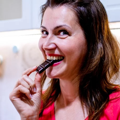 Εμμηνόπαυση: Μπορεί να φταίει για το φούσκωμα, τα αέρια στο έντερο και τη δυσκοιλιότητα;