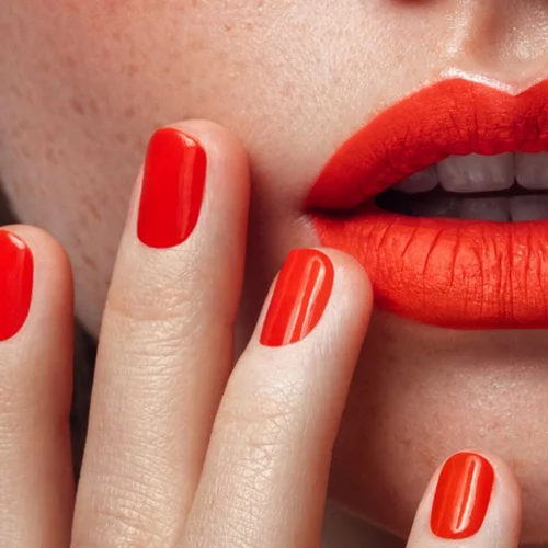 Τα ανοιξιάτικα χρώματα στο μακιγιάζ που θα σου φτιάξουν τη διάθεση