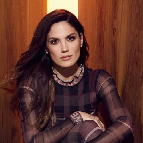 Η Μαίρη Συνατσάκη αποκαλύπτει την καθημερινή της ρουτίνα - Η γυμναστική που κάνει στο σπίτι