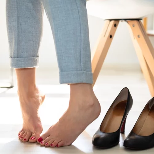 Κακοσμία των ποδιών: Πιθανά αίτια και tips αντιμετώπισης