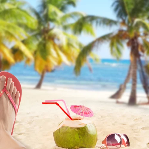 Σαγιονάρες: Ποιους κινδύνους κρύβουν για το δέρμα σου;