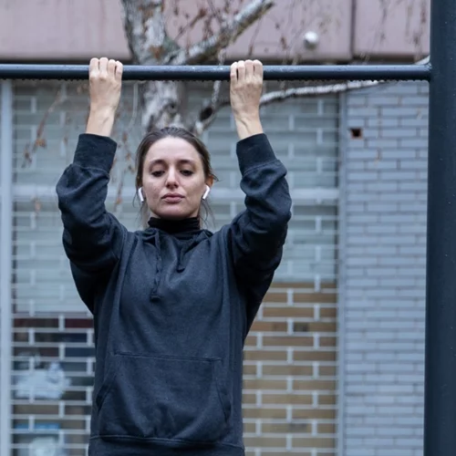 Θες πιο σταθερό κορμό; Δούλεψε τους γοφούς με 3 κινήσεις που "κλειδώνουν" την ισορροπία