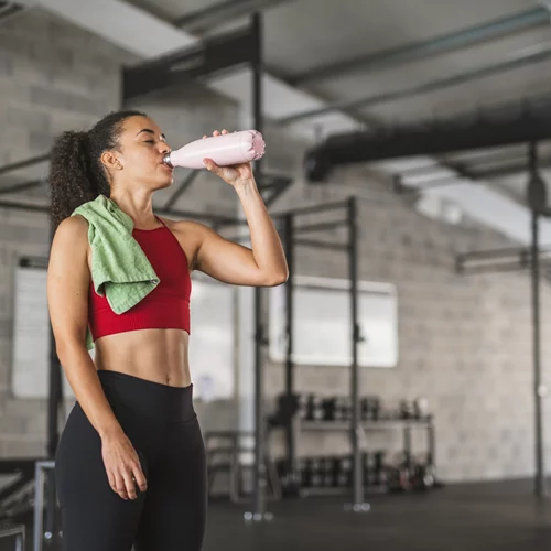 6 τρόποι να παραμείνεις ενυδατωμένη και να αποφύγεις την κόπωση κατά την άσκηση