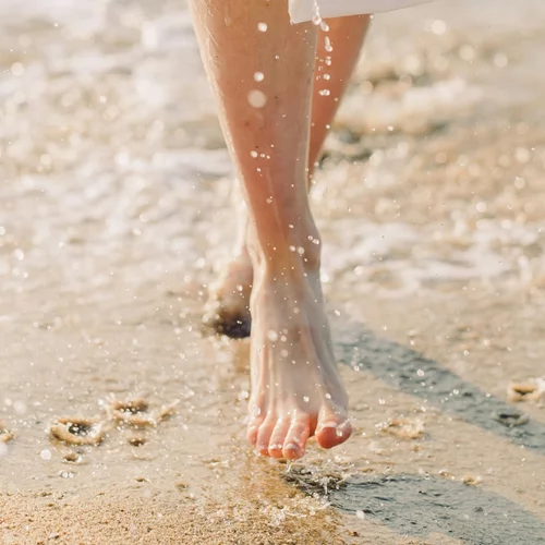 Απαλές φτέρνες: Πώς να αφαιρέσεις το νεκρό δέρμα και να πετύχεις βελούδινη υφή