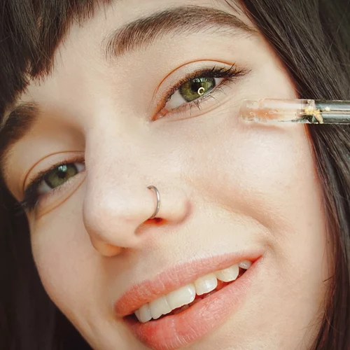 Ποιο βότανο εξαφανίζει τις ρυτίδες;