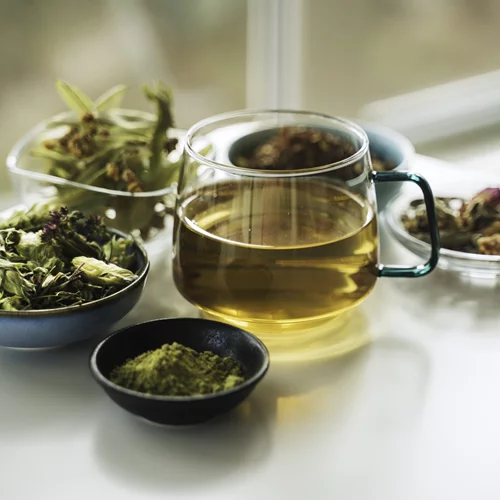 Πέντε είδη τσαγιού που "καίνε" το λίπος στην κοιλιά με φυσικό τρόπο