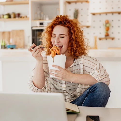 Πέντε τροφές που σε κάνουν να δείχνεις κουρασμένη