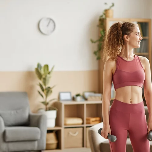 Προπόνηση με βάρη: To workout με ένα βαράκι από τη διάσημη trainer Jen Widerstrom