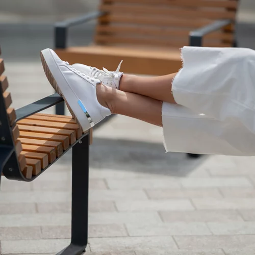 Capri pants: Πώς θα φορέσεις με στιλ το δημοφιλές trend της Άνοιξης 2024