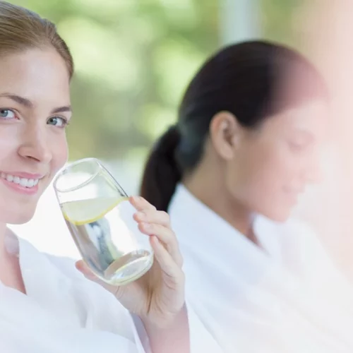 Πώς μπορούμε να ζούμε περισσότερα και καλύτερα χρόνια; Η επιστήμη έχει το μυστικό και είναι απλό!