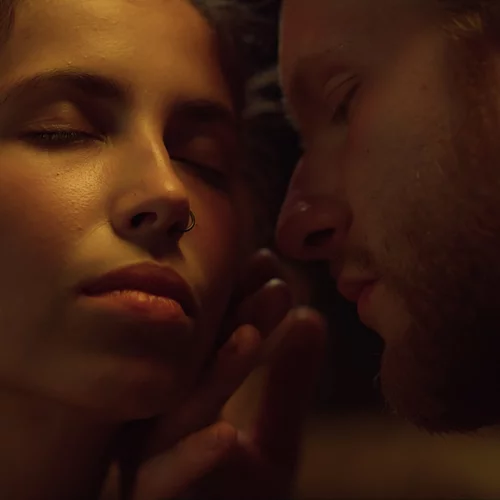 Μετά το swinging, έρχεται το hotwifing-Τι είναι αυτό το νέο trend