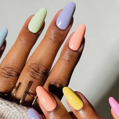 April Fools: 6 μανικιούρ που θα κάνουν τις εμφανίσεις του Απριλίου πιο "δροσερές" και stylish