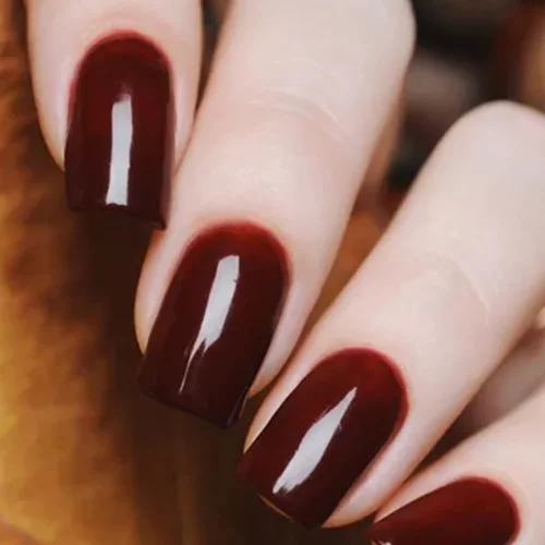 Έχεις λεπτά νύχια που σπάνε εύκολα; Το TikTok trend που υπόσχεται πιο δυνατά νύχια σε μόλις 1 εβδομάδα