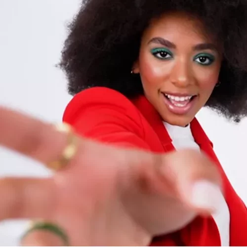 Η Αγάπη Μπρουκς μιλά για τις στιγμές που ένιωσε ότι η ομορφιά έχει χώρο για όλους