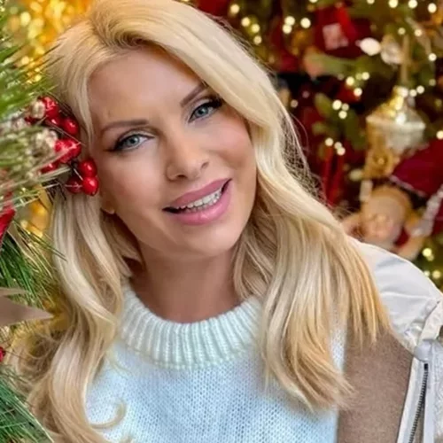 Η Ελένη Μενεγάκη με το χρώμα νυχιών που ζητούν όλες