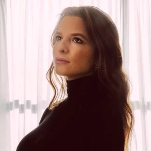 Η Εριέττα Κούρκουλου θηλάζει το μωρό της στη φύση και ανεβάζει φωτογραφία στο Instagram