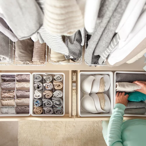 Οργανωμένη ντουλάπα: 4 pro tips από την closet designer της Khloé Kardashian